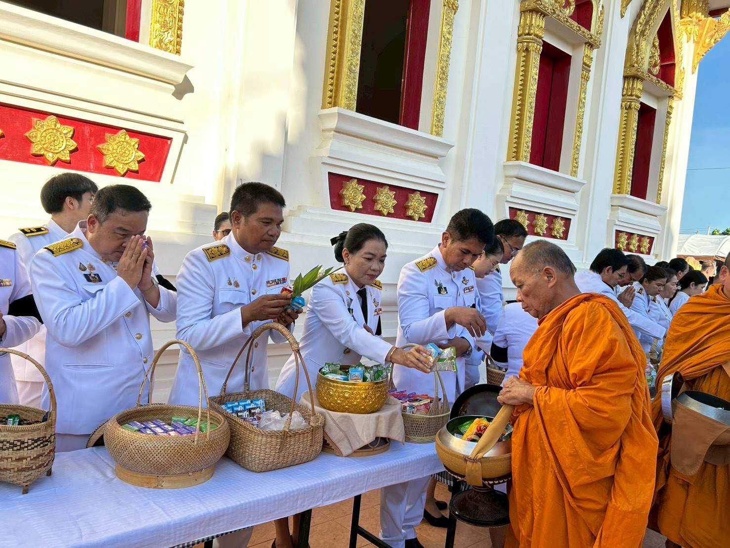 title - ส.ป.ก.ยโสธร ร่วมงานพิธีทางศาสนา ถวายเป็นพระกุศล แด่สมเด็จพระเจ้าลูกเธอ  เจ้าฟ้าพัชรกิติยาภา นเรนทิราเทพยวดี กรมหลวงราชริณีสิริพัชร มหาวัชราชธิดา  ในวาระครบ 15 วัน (ปัณรสมวาร) ณ พระอุโบสถ วัดศรีธรรมมาราม (พระอารามหลวง)